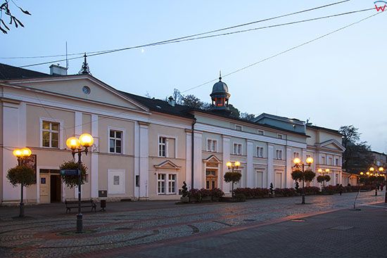 Szczawno - Zdroj, Biala Sala i Teatr Uzdrowiskowy przy ulicy Kosciuszki. EU, PL, Dolnoslaskie.